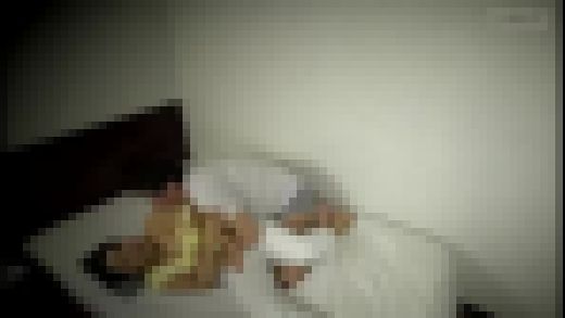 【ブリット】熟女マッサージ師にガチ猥褻 #001 EQ-288-01　サンプル画像2