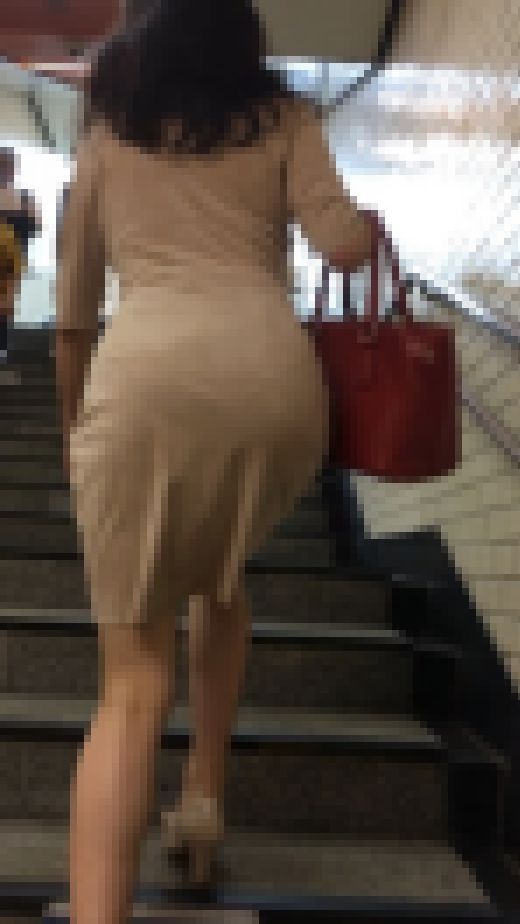 《これぞ！美クビレ！！》 No.1304【お上品な美人キャリアウーマンのパンティー透けるタイトワンピース姿】　サンプル画像2