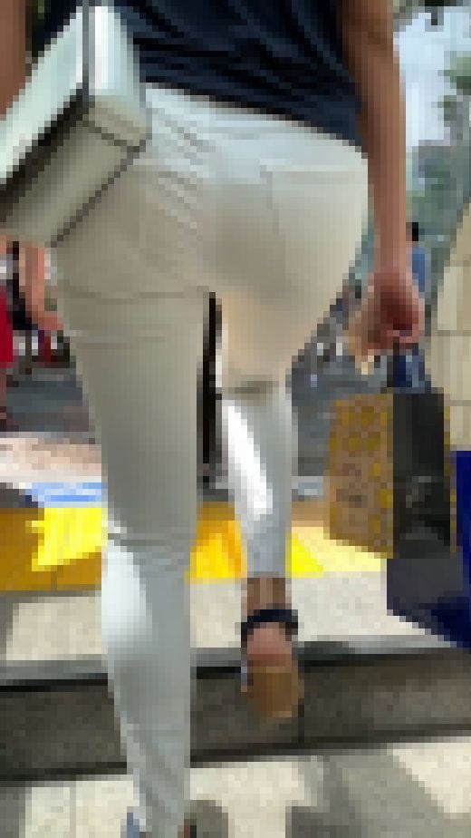 《パンティー丸見え長身モデル》 No.1327【300円以下でも満足感を得られるであろう白ピタパン着衣尻】　サンプル画像3