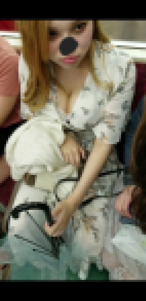 乳自慢5名 サンプル画像3