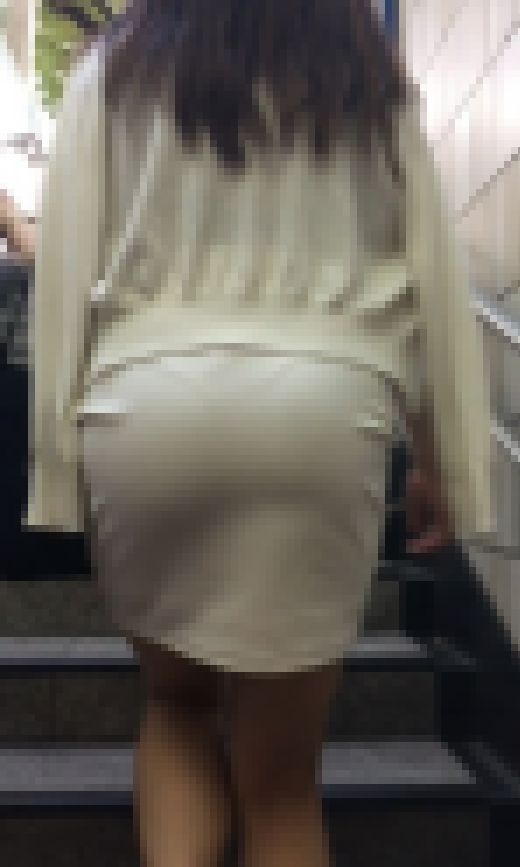 《第三回・最高傑作の再販！！！》　【爆乳・Tバックのこの姿は忘れない】　サンプル画像2