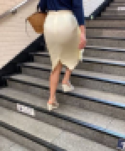 《パ・ン・パ・ン》 No.1410【Part1・上品さを装ったエロい着衣尻を披露するモデル達】　サンプル画像1