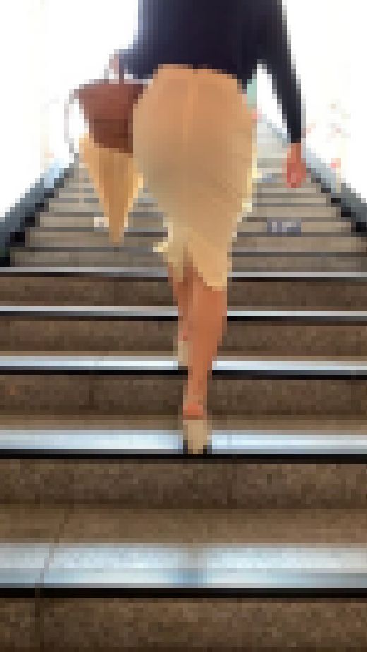 《パ・ン・パ・ン》 No.1410【Part1・上品さを装ったエロい着衣尻を披露するモデル達】　サンプル画像2