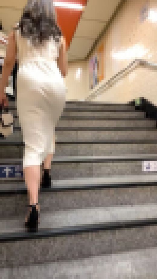 《セクシー&セレブ》 No.1430【Part2・Tバックの宝庫！美女のワンピース着衣尻】　サンプル画像1