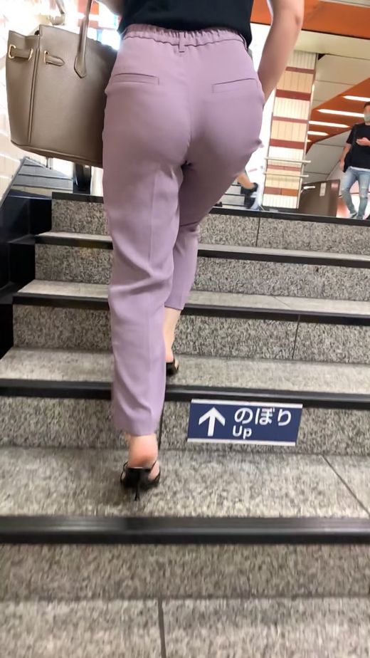 《プルンプルンよりブルンブルン！》 No.1436【Part2・パンツスーツが醸し出す不思議なエロさ】　サンプル画像2