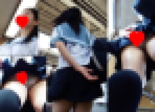 電車で前後からたっぷりパンチラ盗撮動画(FHD) サンプル画像