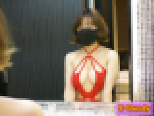 【セクシーな赤マイクロビキニの素人三十路人妻Aさん】 サンプル画像