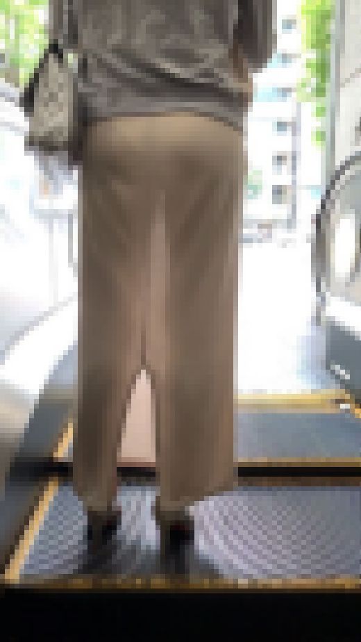 《半透明の向こう側に黒Tバック》 No.1463【Part1・マジマジと凝視してしまうエスカレーター尻】　サンプル画像3