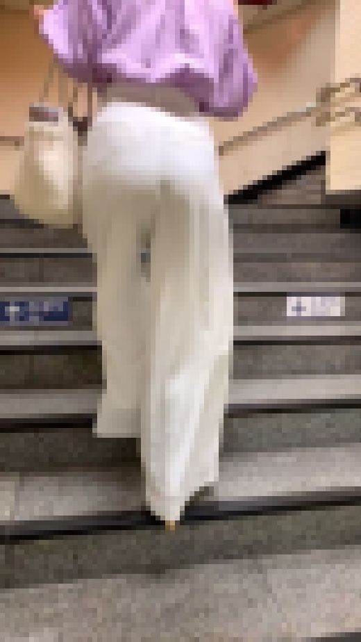 《突き出す人は結構いる！》 No.1483【高身長から放たれる抜群にデカイお尻】　サンプル画像1