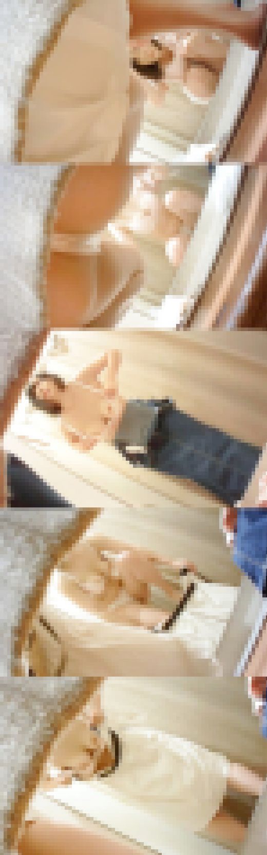 【着替え】スポーツSHOPの水着試着しに入った女の子を扉の隙間から隠し撮り　サンプル画像3