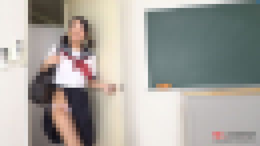 永野楓果 FHD動画 パンツが見えちゃっているのを教えてあげたら放課後、思い通りのドキドキ展開に！挑発パンチラ　サンプル画像1