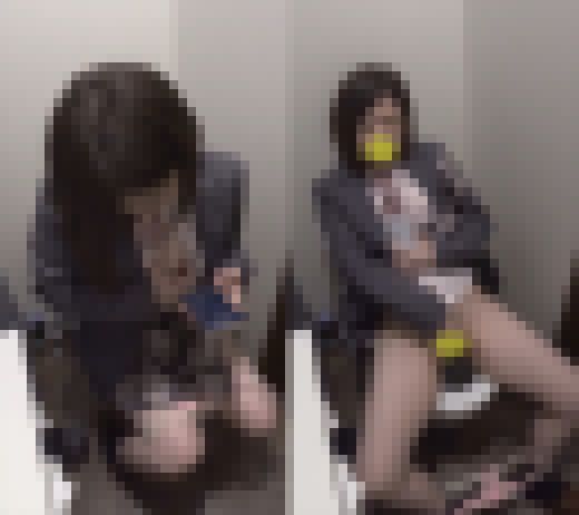 デパートのトイレでこっそりオナニーしちゃうJ〇㊸　サンプル画像1