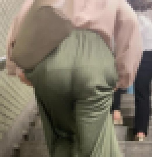 【Pライン】プリーツワイドパンツのお姉さん、パンティラインを晒してしまう サンプル画像