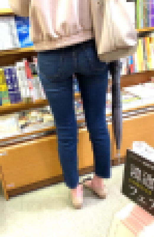 【文学デカ尻女】清楚系どエロ女のムッチリデニムデカ尻を堪能する！ボテ尻の男の肉棒をグリグリぶちこむ！！【536】　サンプル画像1