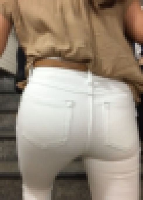 《◆最終値下げ・完璧なバランスのお尻！！◆》　【美女OLの非常にエロいスキニーパンツ姿】 サンプル画像
