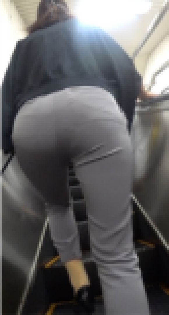 おかず57（食い込みパンティをお直しする極上OL様！爆尻プレミアム！） サンプル画像