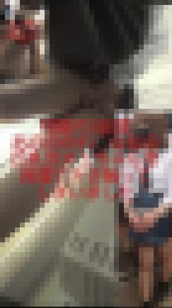 【問題作5】あの田中れい○似の巨乳赤チェちゃんを我慢できず触ってしまいました サンプル画像