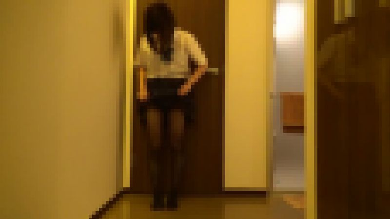 （動画）都内勤務の美人受付嬢①（制服+黒ストッキング） サンプル画像