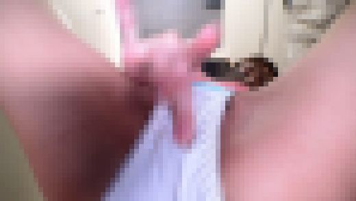 （露出オナニー）一週間オナ禁させたセフレに試着室でパンシミ出来るまで自撮りオナニーさせました　サンプル画像2