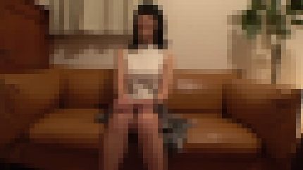 経験少ないスレンダー美巨乳の20歳コスプレイヤーが初ハメ撮りで激しく突かれて喘ぎまくる　サンプル画像1