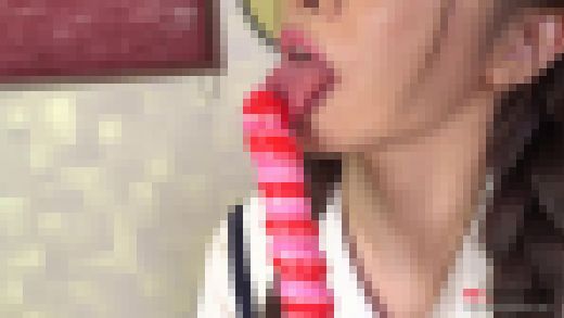 桐山結羽 FHD動画 緩急・音・言葉で興奮させてくれる美少女のエロエロ飴舐め　サンプル画像2