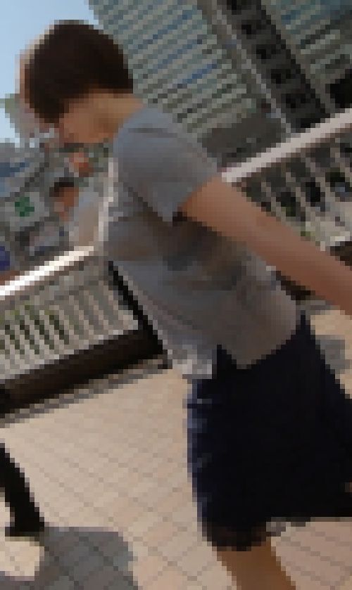 重量感のあるゆれ爆乳OL　サンプル画像1