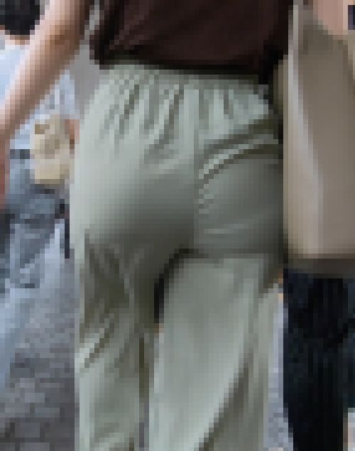 ブルンブルン尻なOLの通勤　サンプル画像1