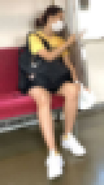 盗撮がバレて逆に撮影?夏らしい美味しそうな生脚を見せてくれた健康的ボディのお姉さん(其の一) サンプル画像2