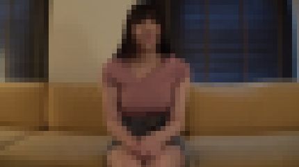 経験少ない18歳女子大生が初ハメ撮りでGカップを揉みしだかれて激しく突かれる　サンプル画像1