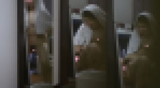 美人女子大生の決定的瞬間。デート前に、鏡の前で自らアソコを開き、毛並みやビラやクリを徹底チェックしています。　サンプル画像1