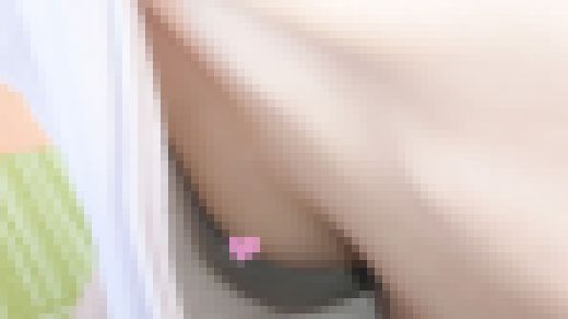 【ゲーセン盗◯】女子大生になりたての初々しい広瀬○ず似の美少女!!白綿ショーツ柄パンと発育中おっぱい♪ サンプル画像2