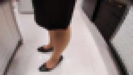 【化粧品店のお姉さんNO.28】もちもち美脚のお姉さん　サンプル画像3