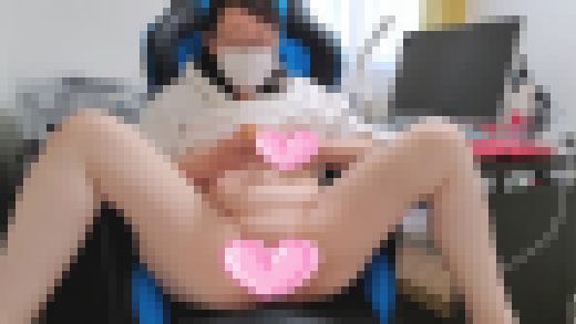 ❤愛華の個人撮影❤旦那の部屋でオマンコ濡らしながらオナニーする変態人妻　サンプル画像2