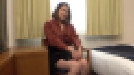 妹想いの27歳OLが初ハメ撮りで久しぶりの挿入に思わず腰が動く　サンプル画像1