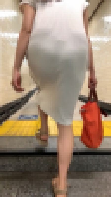 《Part1・光が当たるとメッチャ透ける！》 No.1837【腰回りのパンティーの柄が浮かび上がり過ぎ】 サンプル画像