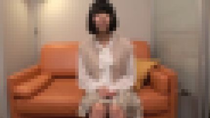 童顔の21歳女子大生が初ハメ撮りで巨根のピストンに喘ぎ続ける　サンプル画像1