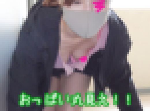 モデル体型な配達員さんの前屈み！目の前でハッキリ乳首が・・・！　サンプル画像1