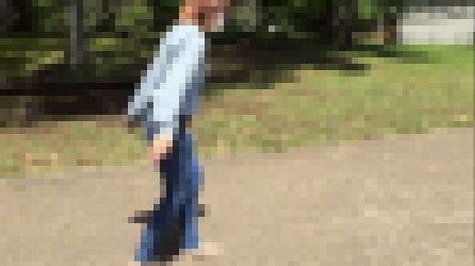 【完全裸足】公園を裸足で歩いて頂いた！part3　サンプル画像2