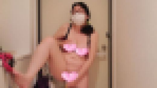 ❤愛華の個人撮影❤家の玄関でおまんこビチョビチョに濡らしてオナニーする人妻 サンプル画像2