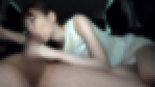 【車内フェラ】スケベな美乳JDが美味しそうにチンチンねぶりまわし目がトロンとする【本編顔出し】 サンプル画像