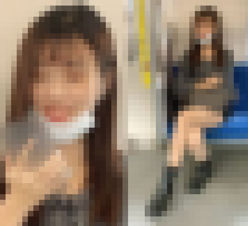 スマホを眺めてニヤニヤするスケベそうな女子大生(其の一) サンプル画像