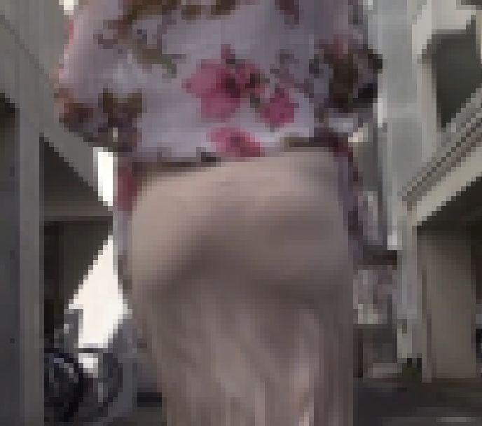 Iさんパート2 パンティーライン 透け 尻 サンプル画像