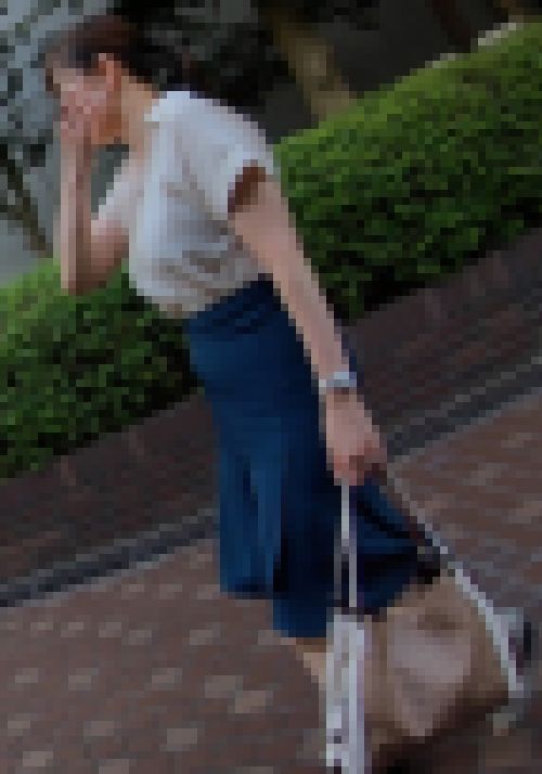 美熟女人妻OLのブラウス越しの豊満乳 サンプル画像