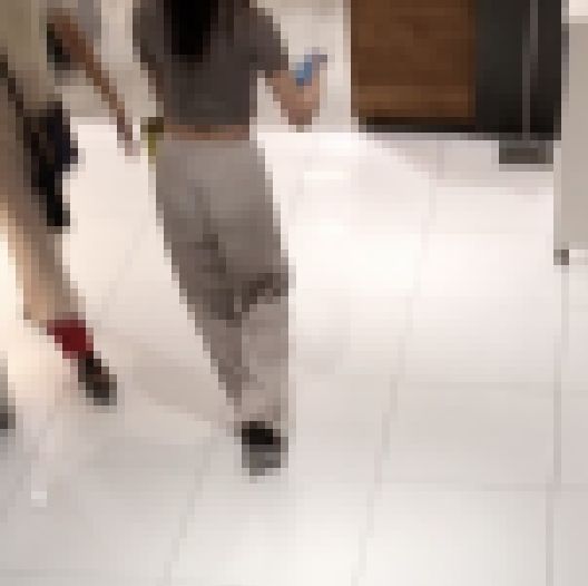 お尻の割れ目丸わかりのSSS級美女 サンプル画像