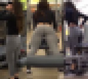 【フルHD】ジムで運動中の肉尻さん サンプル画像