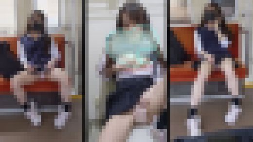 (電車対面)Fカップの某アイドル研修生 誘惑パンチラからのコンビニトイレでおっぱい露出 サンプル画像