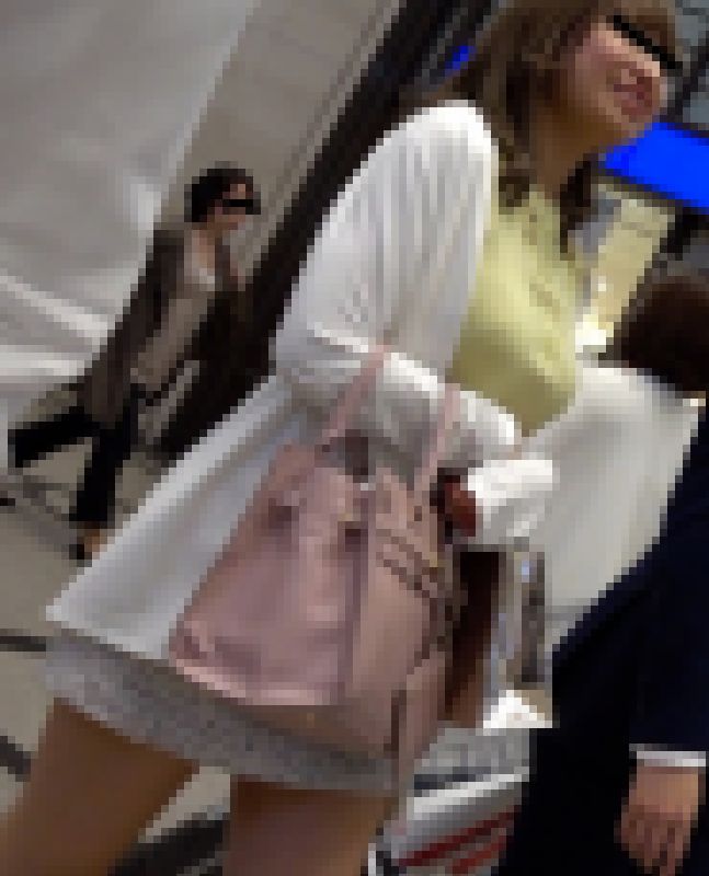 おかず220（爆乳ギャル！乳寄せアピールでボインが揺れる！！） サンプル画像