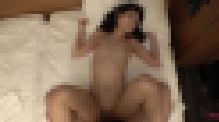 スレンダー美人の20歳女子大生が初ハメ撮りで巨根を挿入され何度も絶頂　サンプル画像3