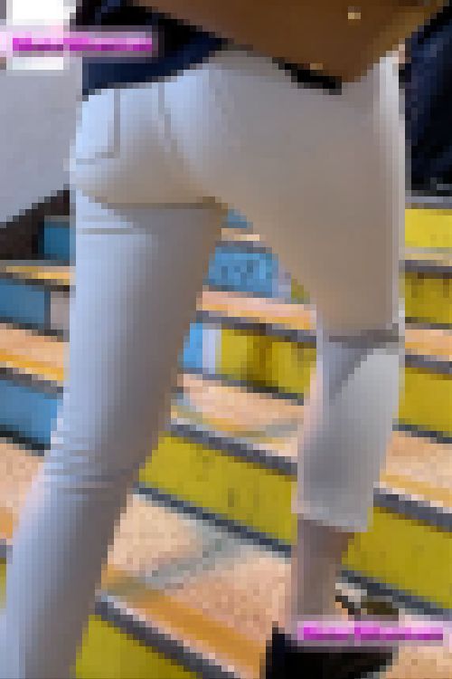【OL秘蔵品44】エロい白スキニーパンツ！お尻の形が最高な高身長スレンダーちゃんを顔出粘着^ ^　サンプル画像2