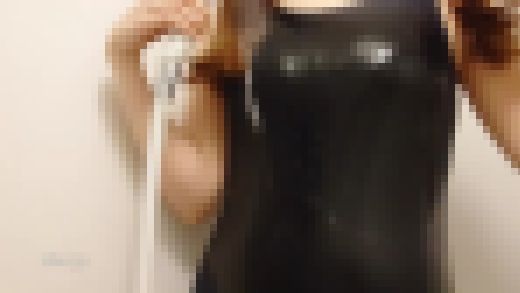 【濡れフェチ/wetlook】スクール水着コスプレでシャワー＆湯船につかる（途中から生おっぱい）　サンプル画像1